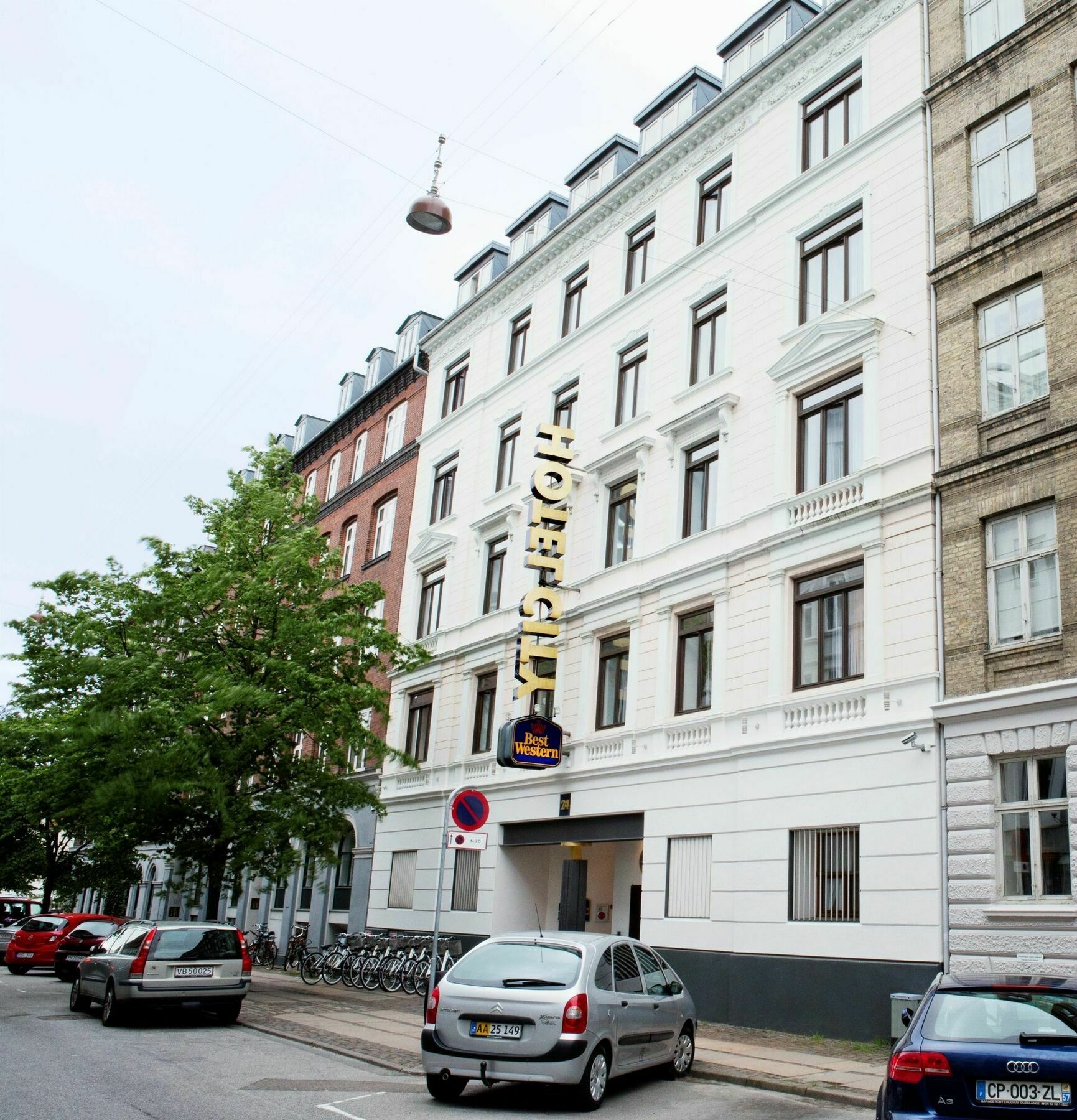 Отель The Huxley Copenhagen, Bw Premier Collection Копенгаген